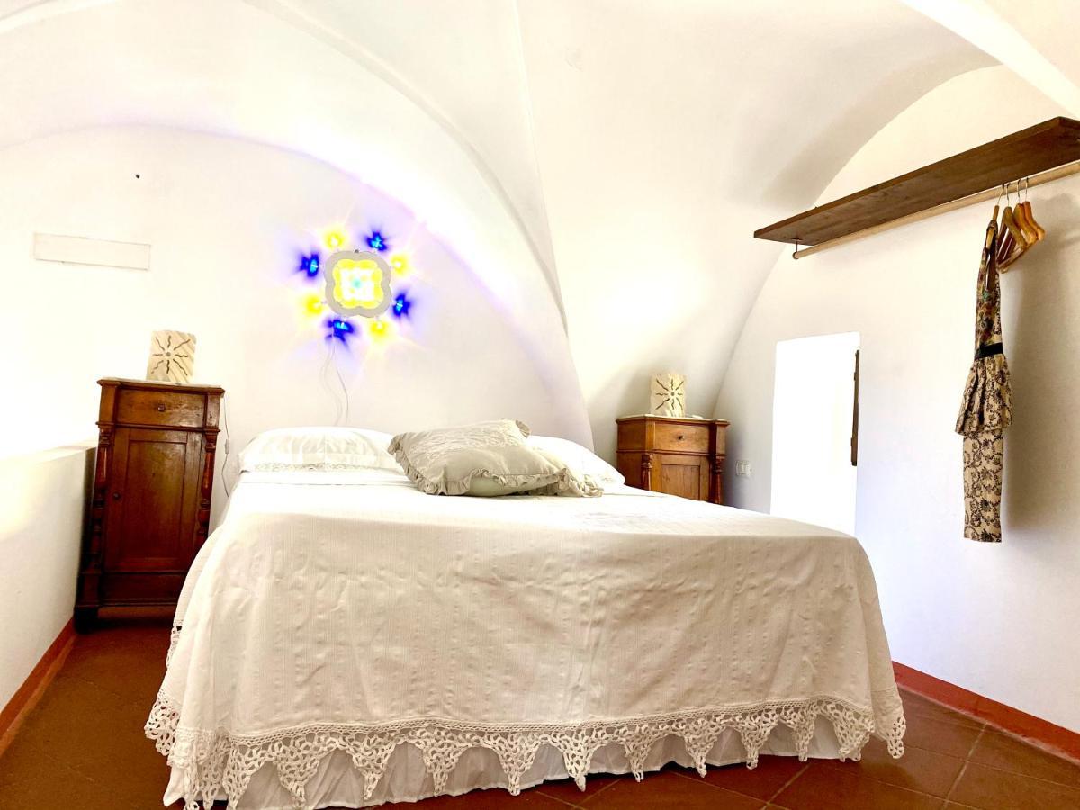 Ca Strignano Suite, Typical House Кастриняно дел Капо Екстериор снимка